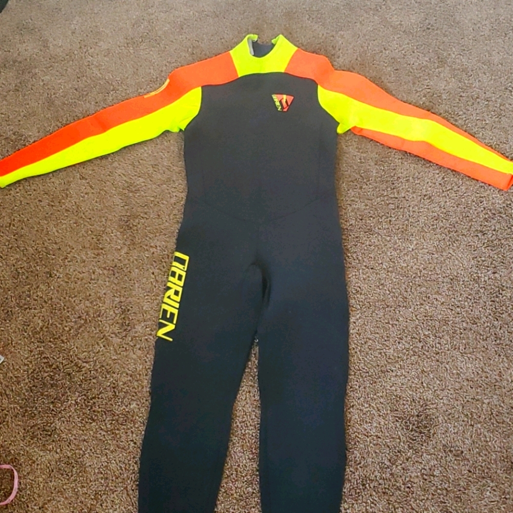 Obrien adult full size wet suit